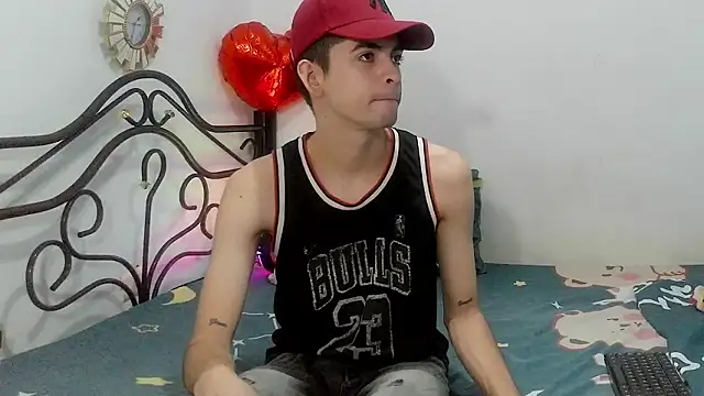 Snapshot of nico22love chatting on 02.27.26 nico22love online show from 02.27.26