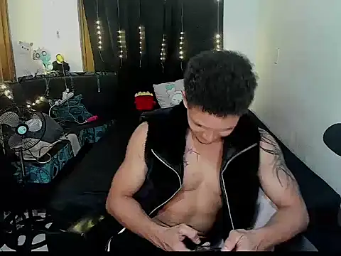 Snapshot of Dres4U chatting on 02.21.26 Dres4U online show from 02.21.26