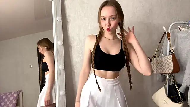 Snapshot of Taisiyavankova chatting on 02.21.26 Taisiyavankova online show from 02.21.26