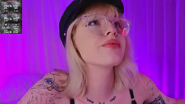 Snapshot of no_1dea chatting on 02.19.26 no 1dea online show from 02.19.26