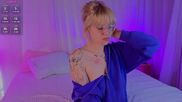 Snapshot of no_1dea chatting on 02.24.26 no 1dea online show from 02.24.26