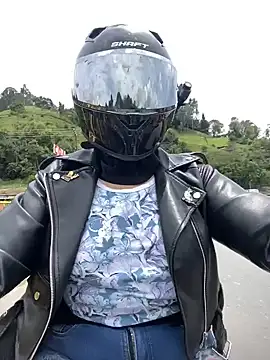 Scarlet auraa online show from 04.18.26