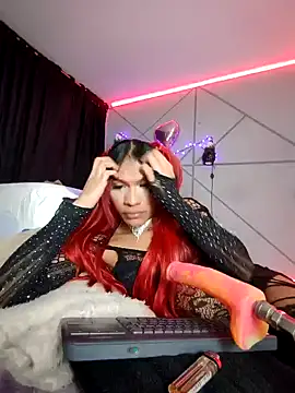 Isis Hot   online show from 03.19.26