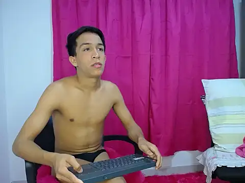 Snapshot of Lospervetidossinlimtes chatting on 01.14.26 Lospervetidossinlimtes online show from 01.14.26