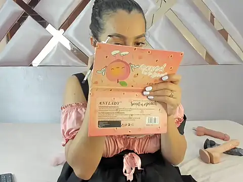 MiaKleinX online show from 03.08.26