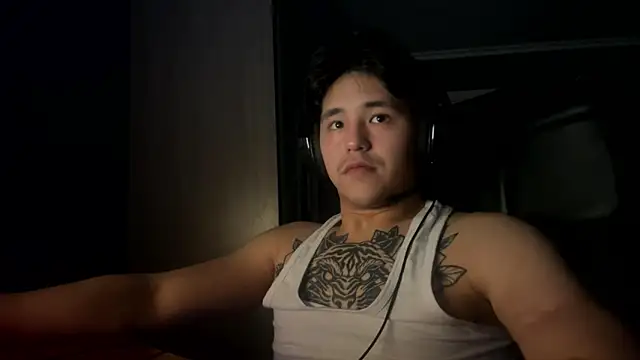Snapshot of thisguyhasnochill chatting on 03.04.26 thisguyhasnochill online show from 03.04.26