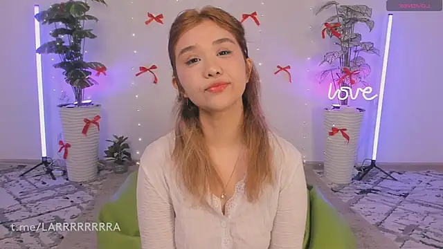 larabae online show from 04.17.26