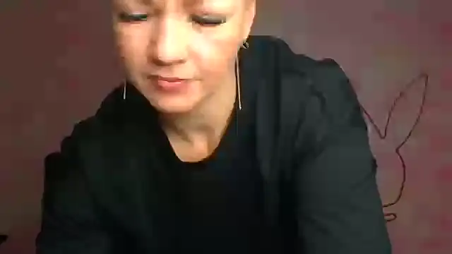 Snapshot of Madonna_Fire chatting on 03.10.26 Madonna Fire online show from 03.10.26