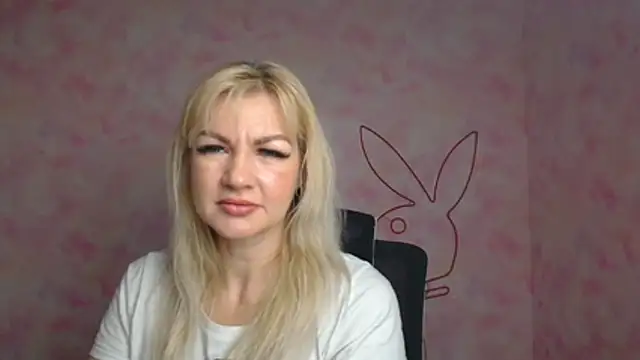 Snapshot of Madonna_Fire chatting on 04.04.26 Madonna Fire online show from 04.04.26