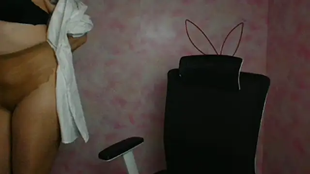 Snapshot of Madonna_Fire chatting on 04.15.26 Madonna Fire online show from 04.15.26
