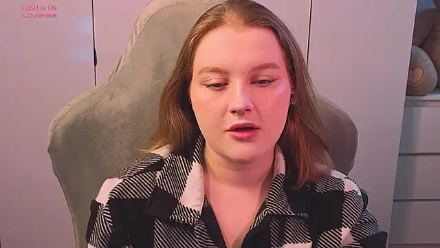 Snapshot of Ol1via chatting on 02.04.26 Ol1via online show from 02.04.26