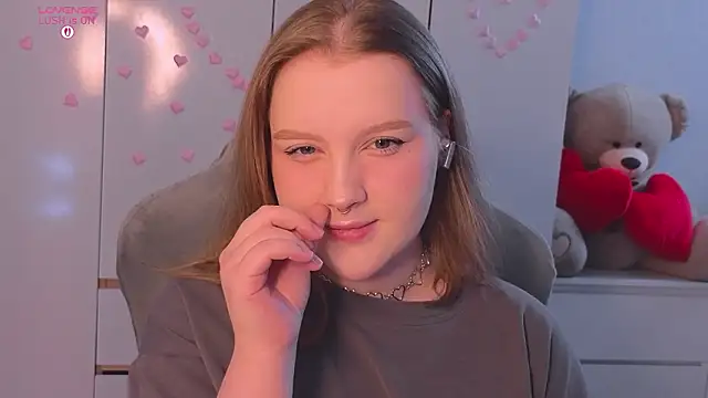 Snapshot of Ol1via chatting on 02.16.26 Ol1via online show from 02.16.26