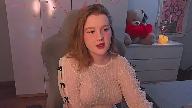 Snapshot of Ol1via chatting on 02.21.26 Ol1via online show from 02.21.26