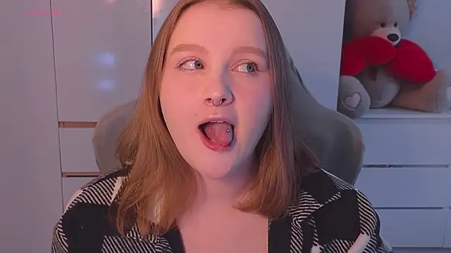 Snapshot of Ol1via chatting on 02.28.26 Ol1via online show from 02.28.26