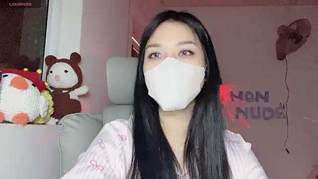 Snapshot of Tieu-May chatting on 07.02.26 Tieu-May online show from 07.02.26
