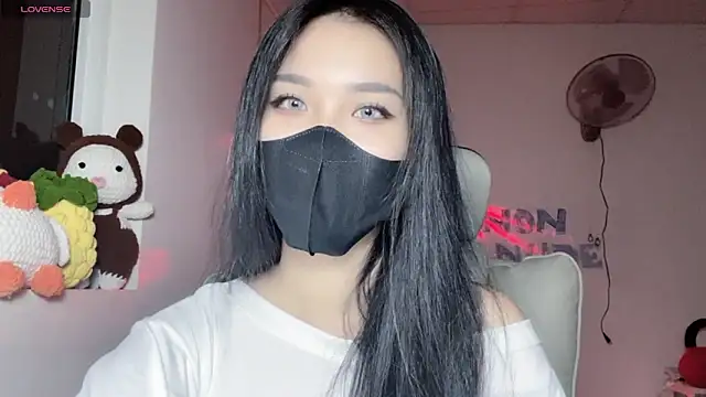 Snapshot of Tieu-May chatting on 07.07.26 Tieu-May online show from 07.07.26