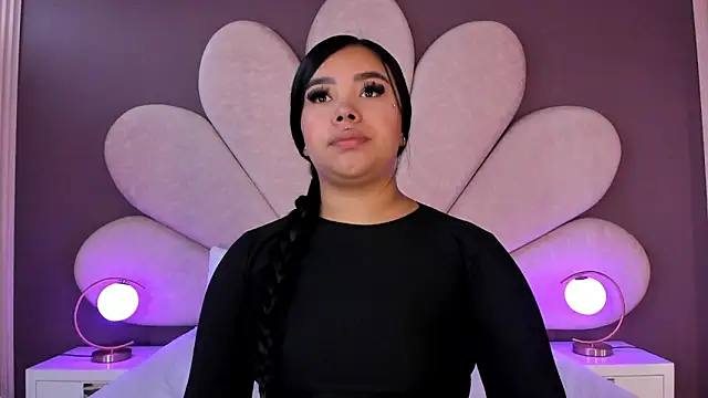 Snapshot of Liaevans__ chatting on 01.12.26 Liaevans online show from 01.12.26