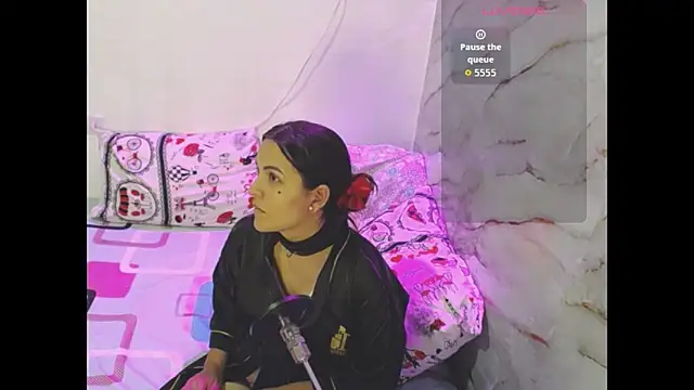 Snapshot of zaraluxx1 chatting on 01.06.26 zaraluxx1 online show from 01.06.26