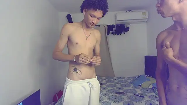 Snapshot of pocket_loversxxx chatting on 03.03.26 pocket loversxxx online show from 03.03.26