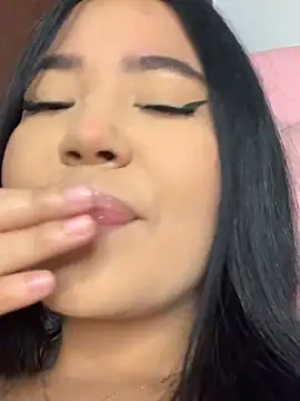 DulcePiink online show from 02.14.26