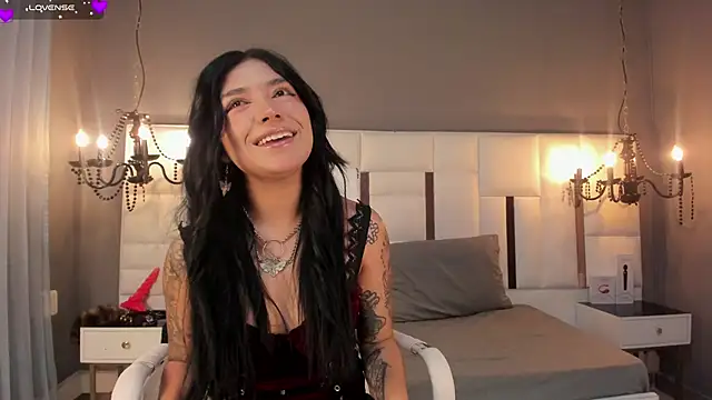 Snapshot of MAGIC_ISIS_ chatting on 01.16.26 MAGIC ISIS online show from 01.16.26