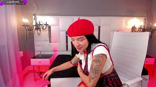 Snapshot of MAGIC_ISIS_ chatting on 02.25.26 MAGIC ISIS online show from 02.25.26