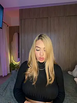 Snapshot of karymoron chatting on 02.06.26 karymoron online show from 02.06.26