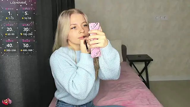 Snapshot of MinionFriend chatting on 02.13.26 MinionFriend online show from 02.13.26