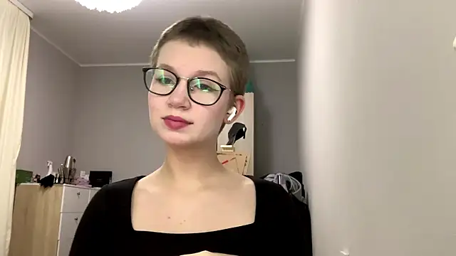 Snapshot of makeyousense chatting on 01.07.26 makeyousense online show from 01.07.26