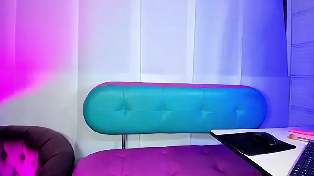 Snapshot of Sue_blue chatting on 03.01.26 Sue blue online show from 03.01.26