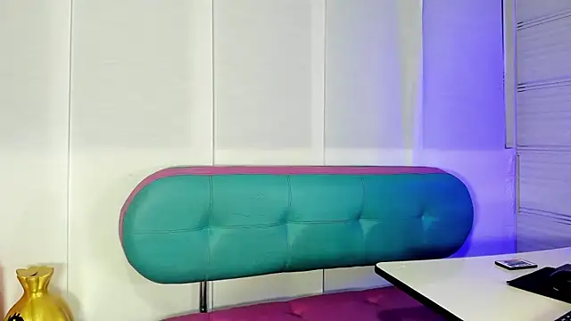 Snapshot of Sue_blue chatting on 03.05.26 Sue blue online show from 03.05.26