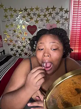 Snapshot of Chocolatebunnyxx96 chatting on 02.13.26 Chocolatebunnyxx96 online show from 02.13.26