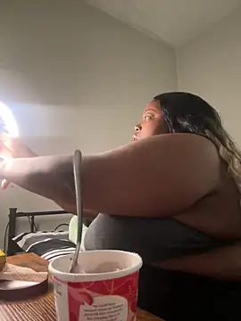 Chocolatebunnyxx96 online show from 03.15.26