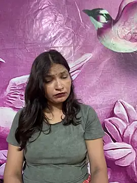 Snapshot of Priyaa_1433 chatting on 08.01.26 Priyaa 1433 online show from 08.01.26