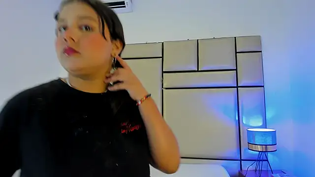 Snapshot of alejandra_loppez chatting on 02.20.26 alejandra loppez online show from 02.20.26