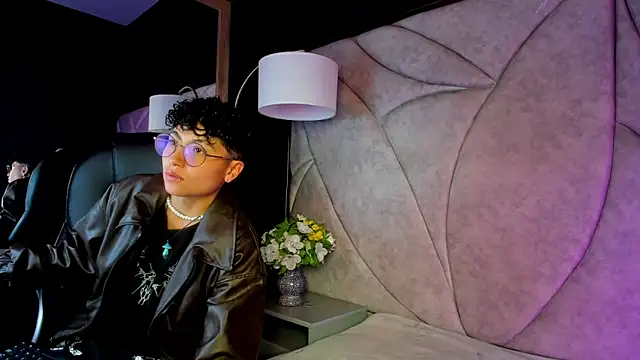 velvet mystic online show from 04.17.26