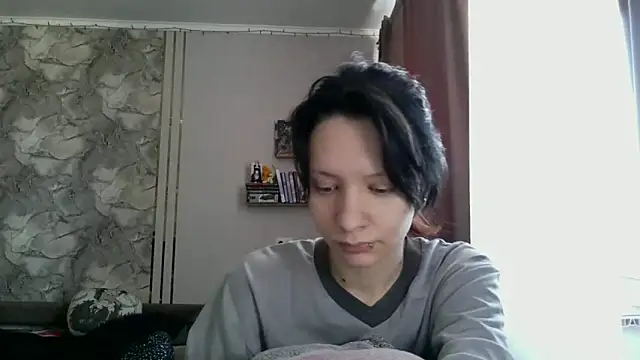 Snapshot of LxayBloom chatting on 02.13.26 LxayBloom online show from 02.13.26