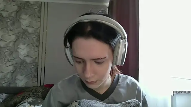 Snapshot of LxayBloom chatting on 02.27.26 LxayBloom online show from 02.27.26