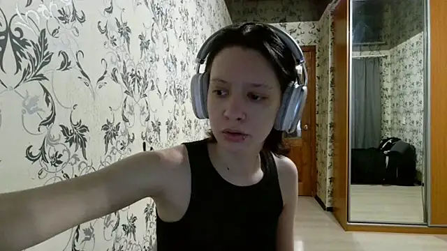 LxayBloom online show from 03.31.26