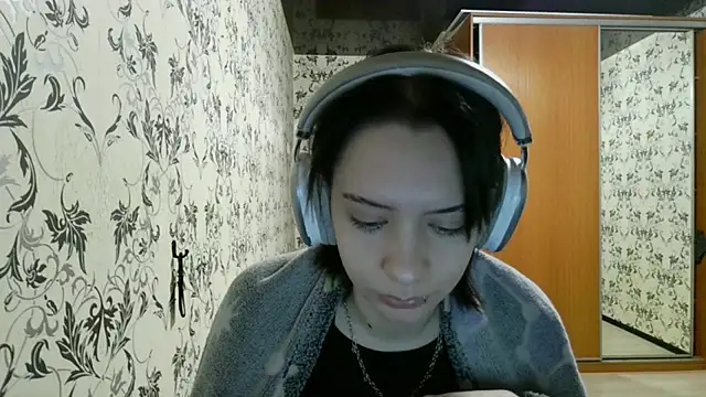 LxayBloom online show from 04.15.26