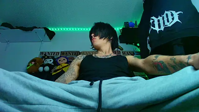 Snapshot of Anhony_Muscle chatting on 06.17.26 Anhony Muscle online show from 06.17.26
