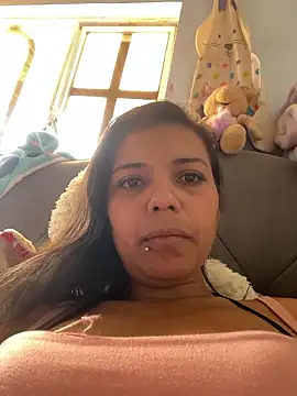 Snapshot of cinthia2011 chatting on 01.18.26 cinthia2011 online show from 01.18.26