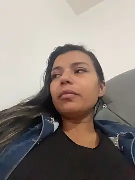 Snapshot of cinthia2011 chatting on 02.13.26 cinthia2011 online show from 02.13.26