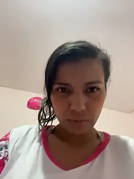 Snapshot of cinthia2011 chatting on 02.26.26 cinthia2011 online show from 02.26.26