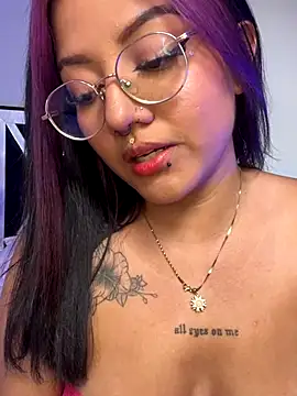 Snapshot of queen_of_you_heart chatting on 01.08.26 queen of you heart online show from 01.08.26