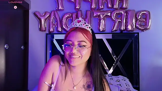 Snapshot of queen_of_you_heart chatting on 02.23.26 queen of you heart online show from 02.23.26