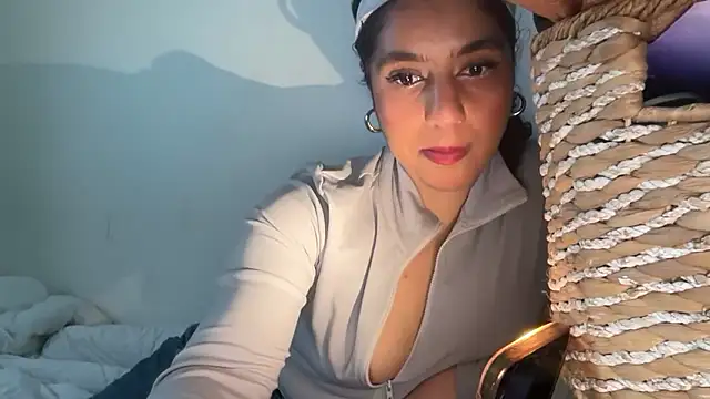 Snapshot of fayfay21@xh chatting on 01.18.26 fayfay21xh online show from 01.18.26