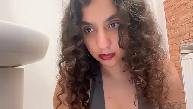 Snapshot of fayfay21@xh chatting on 02.11.26 fayfay21xh online show from 02.11.26