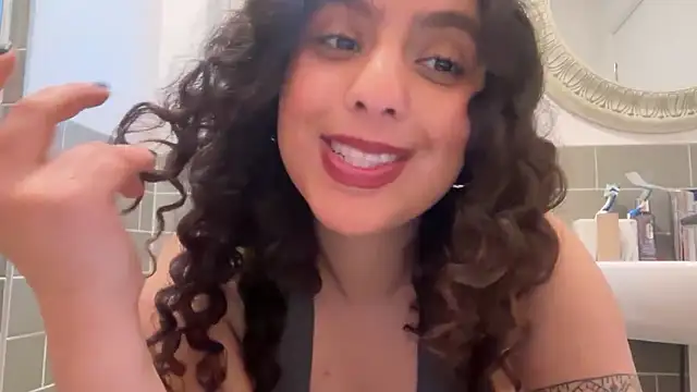 Snapshot of fayfay21@xh chatting on 02.12.26 fayfay21xh online show from 02.12.26