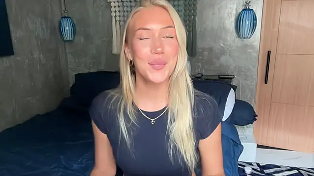 Snapshot of livsslife chatting on 02.24.26 livsslife online show from 02.24.26